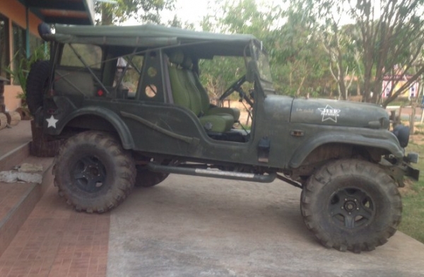 ขายรถ Jeep รุ่น CJ6 เครื่องยนต์ดีเซล ISUZU