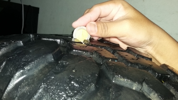 ขายยาง maxxis M/T 265/75R16 ปี12 4เส้น 4000บาท