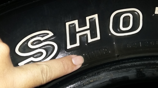 ขายยาง maxxis M/T 265/75R16 ปี12 4เส้น 4000บาท