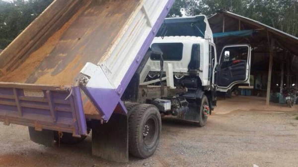 Isuzu Ftr240  ดั้มsmm  ยอดจัดไฟแนนซ์ได้ 1,000,000 บาทคะ