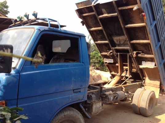 ขายหกล้อ dyna ดั้ม