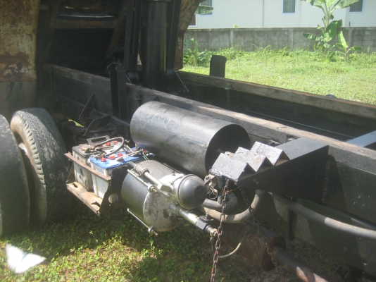 ขายด่วน ดั้ม  6 ล้อ ยาง  825   /  16