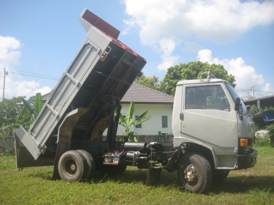 ขายด่วน ดั้ม  6 ล้อ ยาง  825   /  16