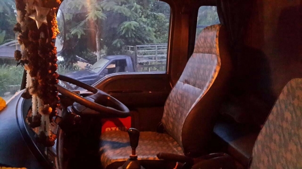 ขายรถบรรทุก 6 ล้อตู้แห้ง ISUZU FTR 200 แรงม้าปี 2547 ราคา 800000