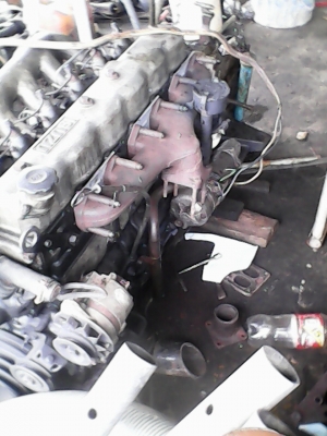 ขายเครื่องยนต์อิสุสุ6bd1 165แรงม้าสตาร์ติดง่าย แน่น เก่าเก็บไม่เคยรื้อ