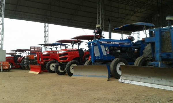 ขายอุปกรณ์การเกษตรมือสองจำนวนมากในราคาที่ท่านเป็นจ้าวของได้ บ้านวังบัว อ คลองขลุง จ กำแพงเพชร สนใจโทร 0813655997 อำพร พาเจริญ ราคาคุยกันได้อีกนะครัย