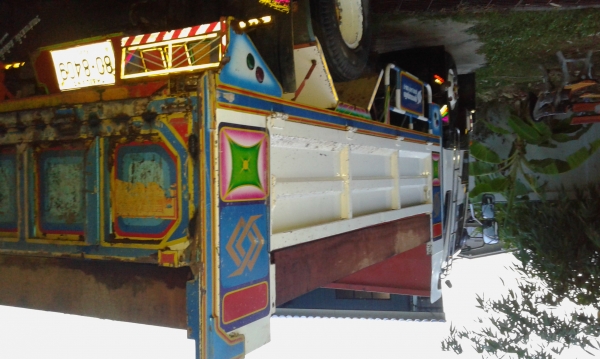 ขาบ 6ล้อ  HINO