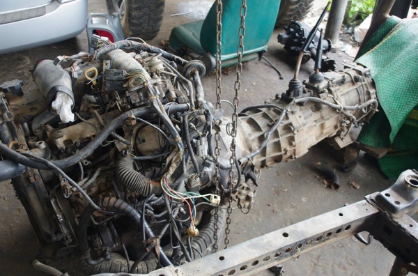 ขายเกียร์4x4ชนKZ 22,000 ขายเกียร์4x4ชนKZ 22,000