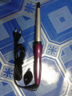 Curling iron เครื่องม้วนผมลอน สำหรับท่านผู้หญิง เป็นของใหม่มือหนึ่ง แกะกล่อง คุณภาพดีมาก สนใจคุยกันได้ครับ