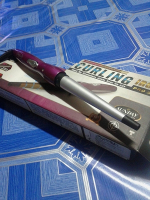 Curling iron เครื่องม้วนผมลอน สำหรับท่านผู้หญิง เป็นของใหม่มือหนึ่ง แกะกล่อง คุณภาพดีมาก สนใจคุยกันได้ครับ