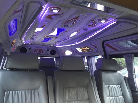 ขายรถตู้ดีเซล2.5แต่งวีไอพีเบาะสามแถวเกียMTโทร0877758887 นางเบสท์รถตู้