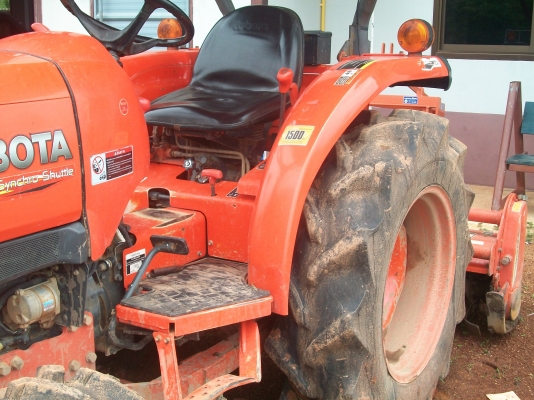 ขายลดราคาไปเลยครับรถไถคูโบต้า L 3608 ปี54รถใช่งานอยู่เล่มทะเบียนพร้อมโอนครับ