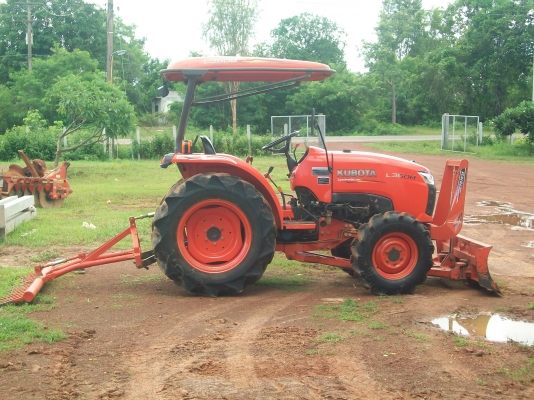 ขายลดราคาไปเลยครับรถไถคูโบต้า L 3608 ปี54รถใช่งานอยู่เล่มทะเบียนพร้อมโอนครับ