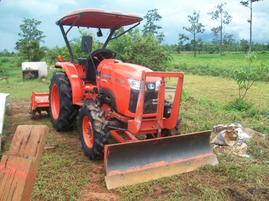 ขายลดราคาไปเลยครับรถไถคูโบต้า L 3608 ปี54รถใช่งานอยู่เล่มทะเบียนพร้อมโอนครับ