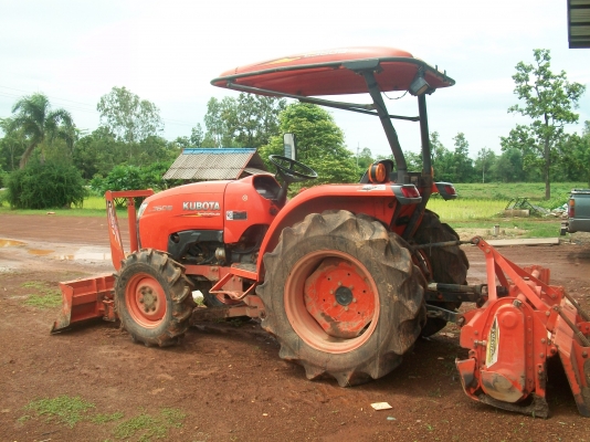 ขายลดราคาไปเลยครับรถไถคูโบต้า L 3608 ปี54รถใช่งานอยู่เล่มทะเบียนพร้อมโอนครับ