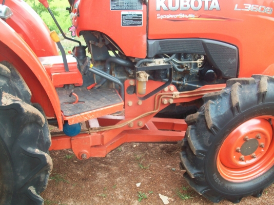 ขายลดราคาไปเลยครับรถไถคูโบต้า L 3608 ปี54รถใช่งานอยู่เล่มทะเบียนพร้อมโอนครับ