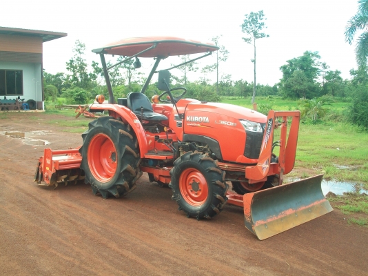 ขายลดราคาไปเลยครับรถไถคูโบต้า L 3608 ปี54รถใช่งานอยู่เล่มทะเบียนพร้อมโอนครับ