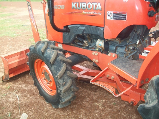 ขายลดราคาไปเลยครับรถไถคูโบต้า L 3608 ปี54รถใช่งานอยู่เล่มทะเบียนพร้อมโอนครับ