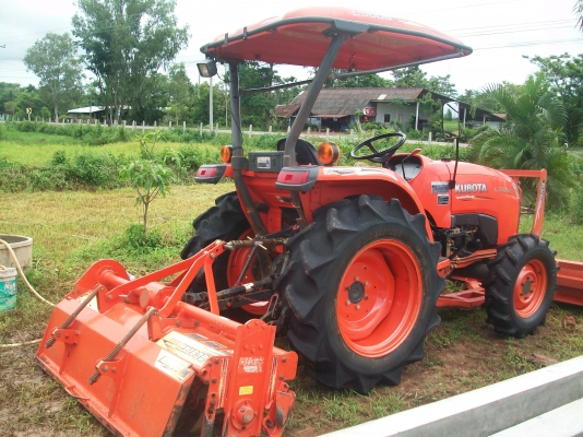 ขายลดราคาไปเลยครับรถไถคูโบต้า L 3608 ปี54รถใช่งานอยู่เล่มทะเบียนพร้อมโอนครับ