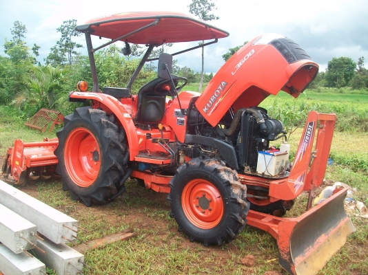 ขายลดราคาไปเลยครับรถไถคูโบต้า L 3608 ปี54รถใช่งานอยู่เล่มทะเบียนพร้อมโอนครับ