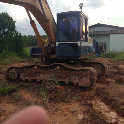 ขายรถแบคโฮ KOMATSU PC200-3 คอลโทรลสั้น ราคา 420000