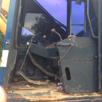 ขายรถแบคโฮ KOMATSU PC200-3 คอลโทรลสั้น ราคา 420000