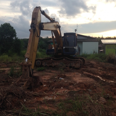 ขายรถแบคโฮ KOMATSU PC200-3 คอลโทรลสั้น ราคา 420000