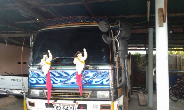 รถดั้ม  6ล้อ