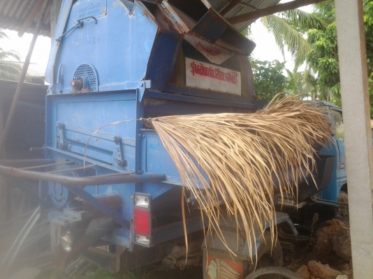 ขายตามสภาพรถนวดข้าว6ล้อTLเครื่องอีซูซุ85แรงช่วงสั้นลดเหลือ68000บาท