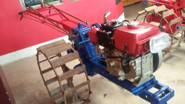 ขายอีที80พร้อมโครงอยุธญาแทรค์เตอร์ใน  ราคา19000บาท  ที่ท่านเป็นจ้าวของได้ บ้านวังบัว อ คลองขลุง จ กำแพงเพชร สนใจโทร 0813655997 อำพร พาเจริญ ราคาคุยกันได้อีกนะครัย