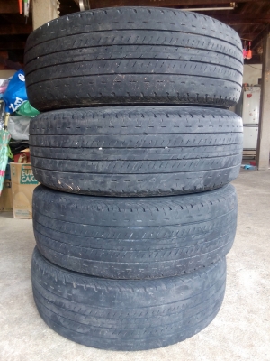 ขายยาง Bridgestone Duravis 611ขนาด 215/65/16 ปี 5112