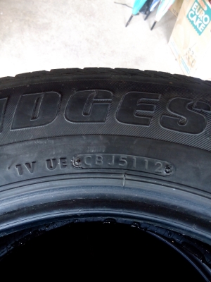 ขายยาง Bridgestone Duravis 611ขนาด 215/65/16 ปี 5112