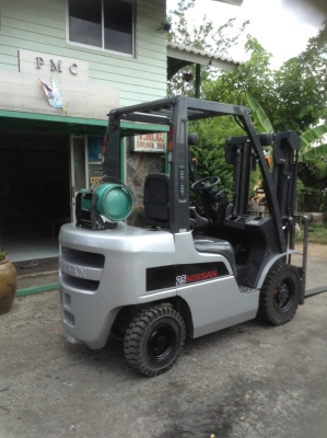 +++ ขายโฟล์คลิฟท์  NISSAN  FG25  (รุ่นใหม่)  สภาพ  90 \%  ชม. การทำงาน  3,900  ชม.  ขนาด 2.5  ตัน   เครื่องยนต์เบนซิน  ติดแก๊ส  เสา  3  เมตร  เกียร์ออโตเมติค  ยางตันใหม่ครับ  รับประกันเครื่อง + เกียร์