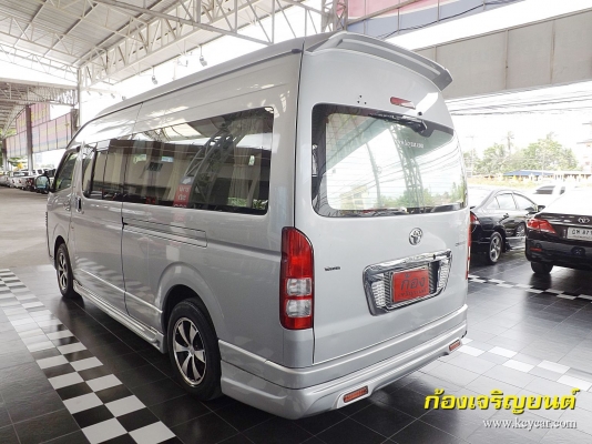 TOYOTA HIACE COMMUTER 2.5 D4D ปี 2010