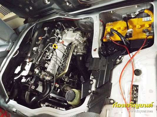 TOYOTA HIACE COMMUTER 2.5 D4D ปี 2010