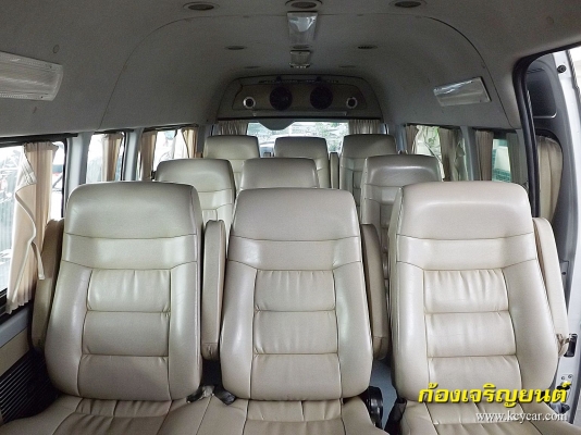 TOYOTA HIACE COMMUTER 2.5 D4D ปี 2010