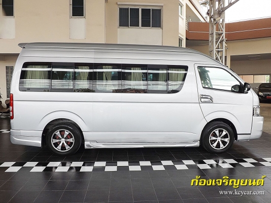 TOYOTA HIACE COMMUTER 2.5 D4D ปี 2010