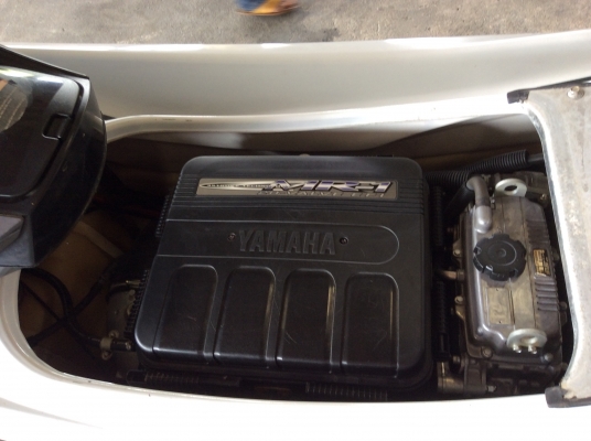 YAMAHA WaveRunner FX Cruiser 4 STROKE ( 131 ชั่วโมง ) ปี04 นำเข้าจากUSA. ขาย 180,000