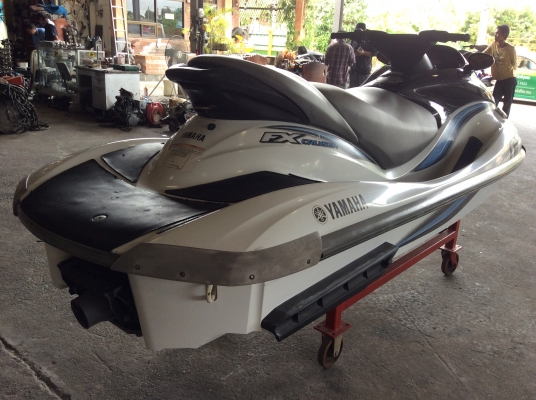 YAMAHA WaveRunner FX Cruiser 4 STROKE ( 131 ชั่วโมง ) ปี04 นำเข้าจากUSA. ขาย 180,000