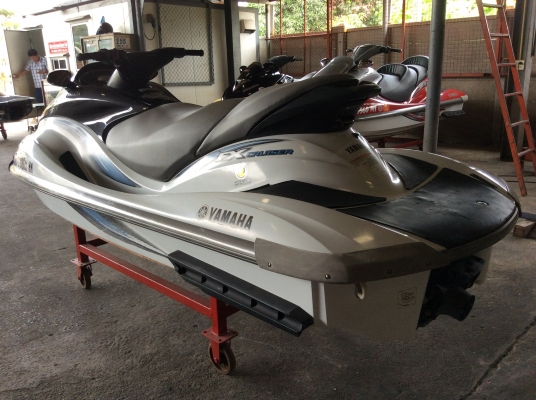 YAMAHA WaveRunner FX Cruiser 4 STROKE ( 131 ชั่วโมง ) ปี04 นำเข้าจากUSA. ขาย 180,000