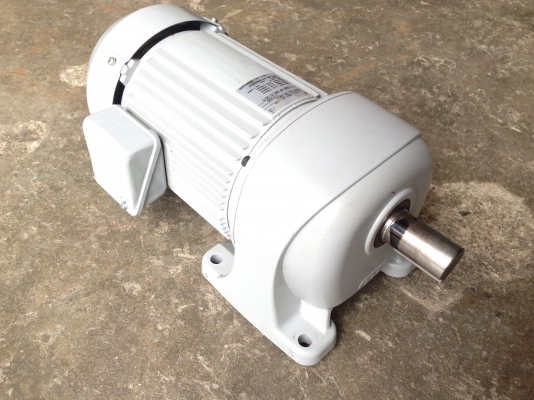 ขายมอเตอร์เกียร์ GTR made in Japan 2HP. 380V มีเบรคในตัว อัตราทด 1:15 สภาพสวยมาก วิ่งนิ่ม พร้อมใช้งาน