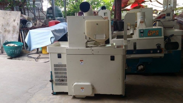 เครื่องสีข้าวกล้องเก่าญี่ปุ่น  SATAKE  รุ่น GPS 350BX (1)  สภาพสวยเครื่องพร้อมใช้งาน  ไม่เคยใช้งานในไทย