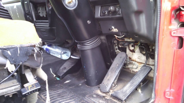 ขายรถ6ล้อเดก้าFTRเครือง195แรงม้ารถตู้10บานยาว7.20เมตร