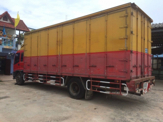ขายรถ6ล้อเดก้าFTRเครือง195แรงม้ารถตู้10บานยาว7.20เมตร