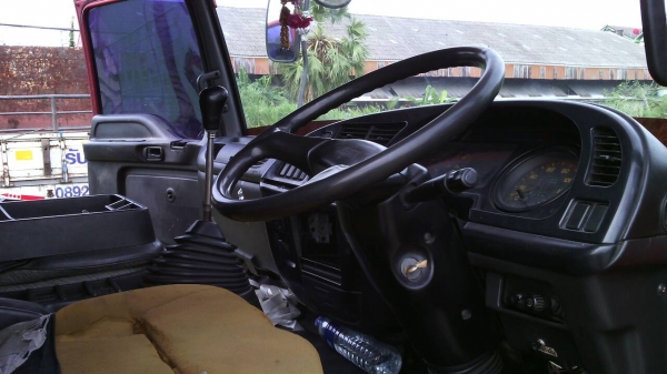 ขายรถ6ล้อเดก้าFTRเครือง195แรงม้ารถตู้10บานยาว7.20เมตร