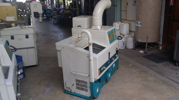 เครื่องสีข้าวกล้องเก่าญี่ปุ่น  SATAKE  รุ่น GPS 350A (1)  สภาพสวย เครื่องพร้อมใช้งาน  ไม่เคยใช้งานในไทย