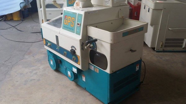 เครื่องสีข้าวกล้องเก่าญี่ปุ่น  SATAKE  รุ่น GPS 350A (1)  สภาพสวย เครื่องพร้อมใช้งาน  ไม่เคยใช้งานในไทย