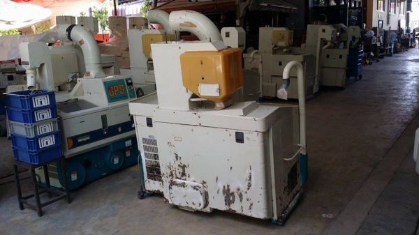 เครื่องสีข้าวกล้องเก่าญี่ปุ่น  SATAKE  รุ่น GPS 350A (2)  สภาพเครื่องพร้อมใช้งาน  ไม่เคยใช้งานในไทย