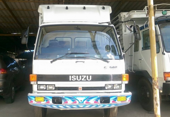 6ล้อร๊อกกี้ 175 ยาว 6.50 ยาง 8.25 กระบะต่อใหม่ ภายในครบๆ พร้อมใช้งานแล้วครับ