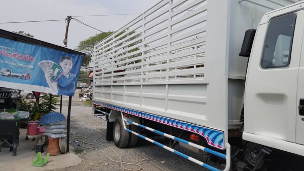 6ล้อร๊อกกี้ 175 ยาว 6.50 ยาง 8.25 กระบะต่อใหม่ ภายในครบๆ พร้อมใช้งานแล้วครับ